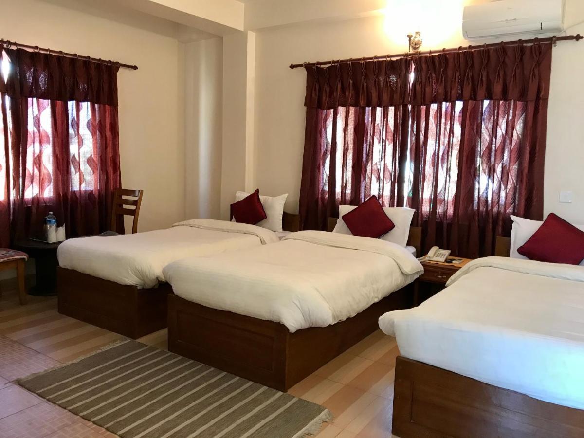 פוקהרה Hotel Asia מראה חיצוני תמונה