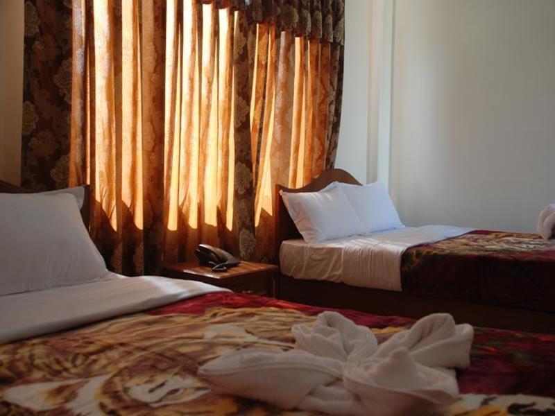פוקהרה Hotel Asia מראה חיצוני תמונה
