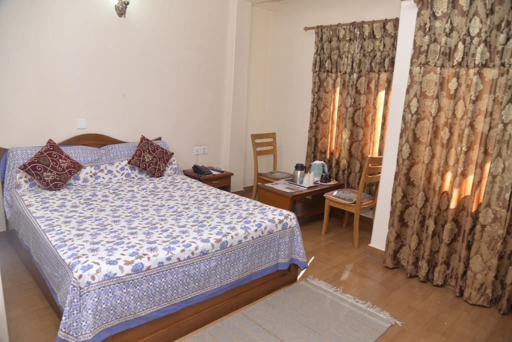 פוקהרה Hotel Asia מראה חיצוני תמונה