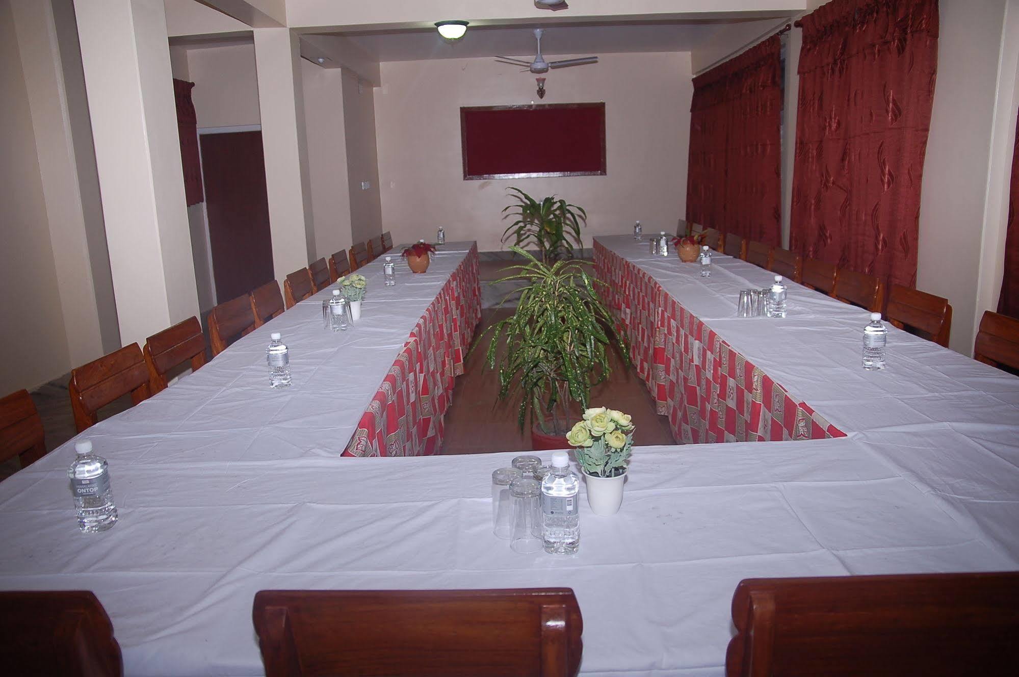 פוקהרה Hotel Asia מראה חיצוני תמונה